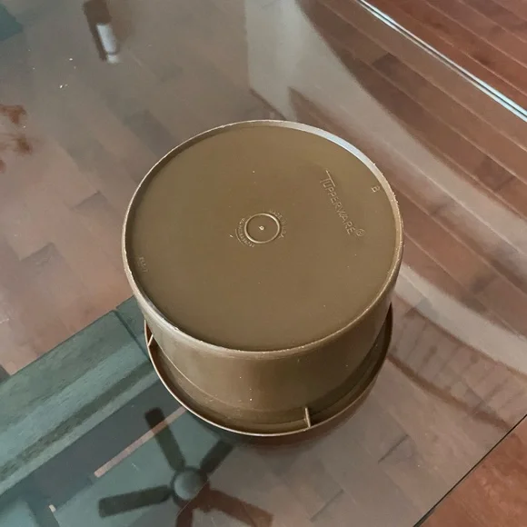 Vintage Tupperware Tea Container - Picture 4 of 7